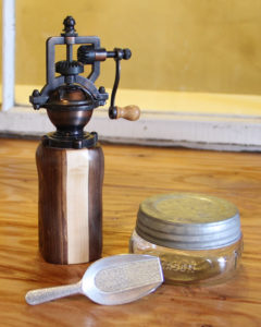 Rustic Pepper Mill, 8oz jar with zinc lid, 1oz peppercorn scoop