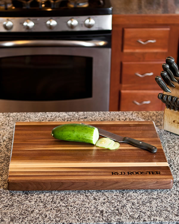 https://d2xu66ewh619r5.cloudfront.net/wordpress/wp-content/uploads/2012/02/red-rooster-cutting-board-large-rectangle-walnut.jpg